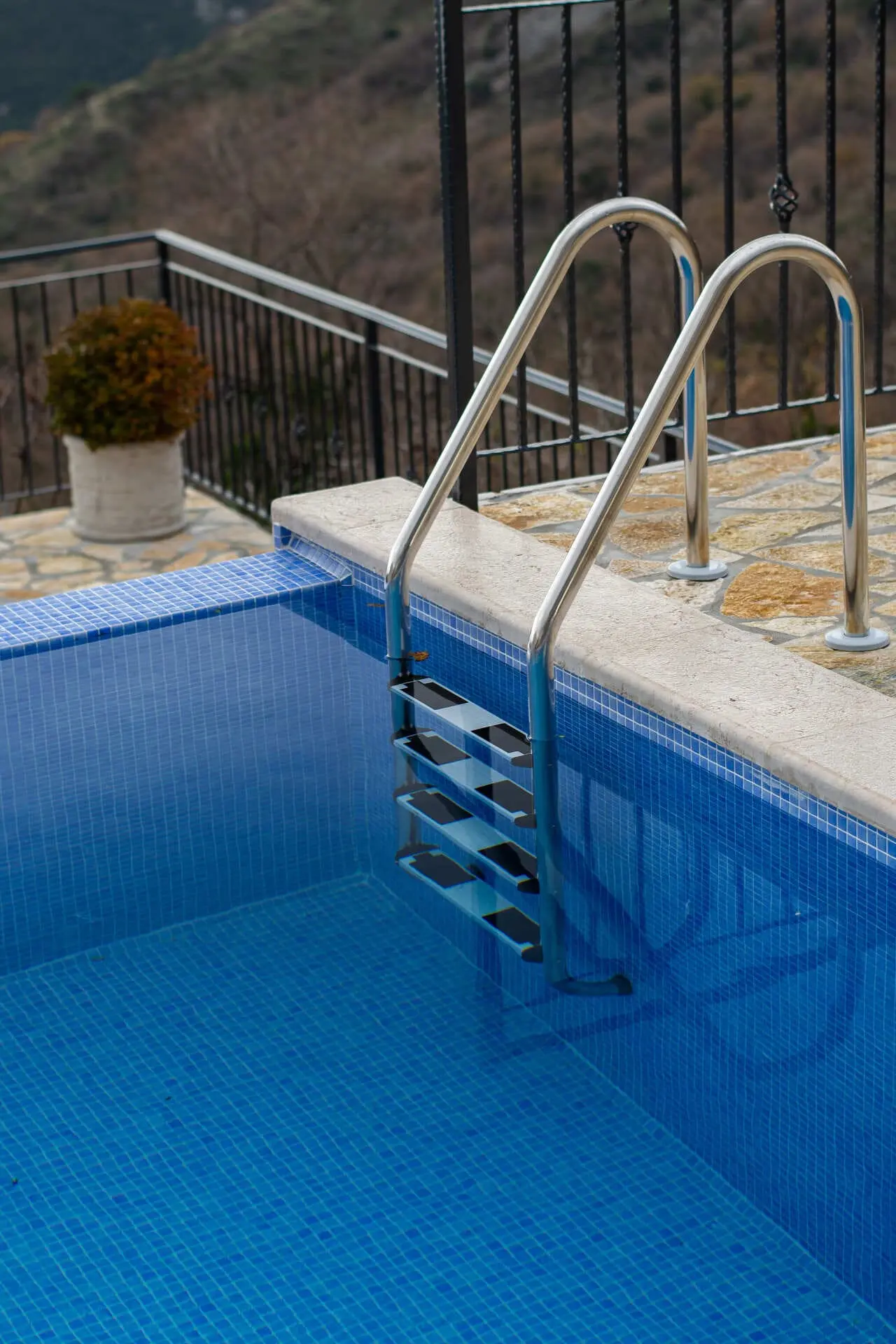 bazenske stepenice sa 4 gazišta